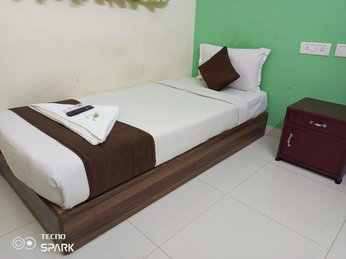 Green Tree Hotel-Near Vfs Global And Ramee Mall Chennai Luaran gambar