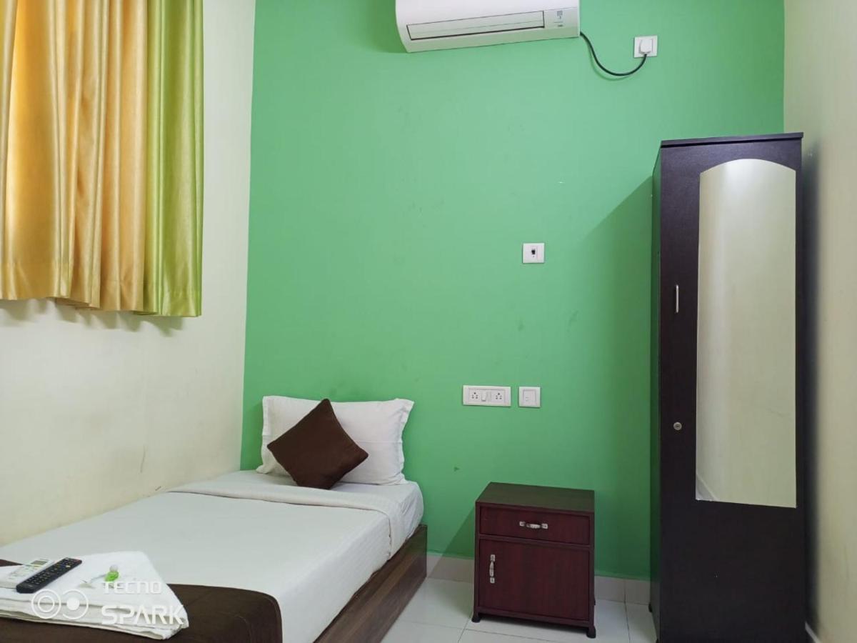Green Tree Hotel-Near Vfs Global And Ramee Mall Chennai Luaran gambar
