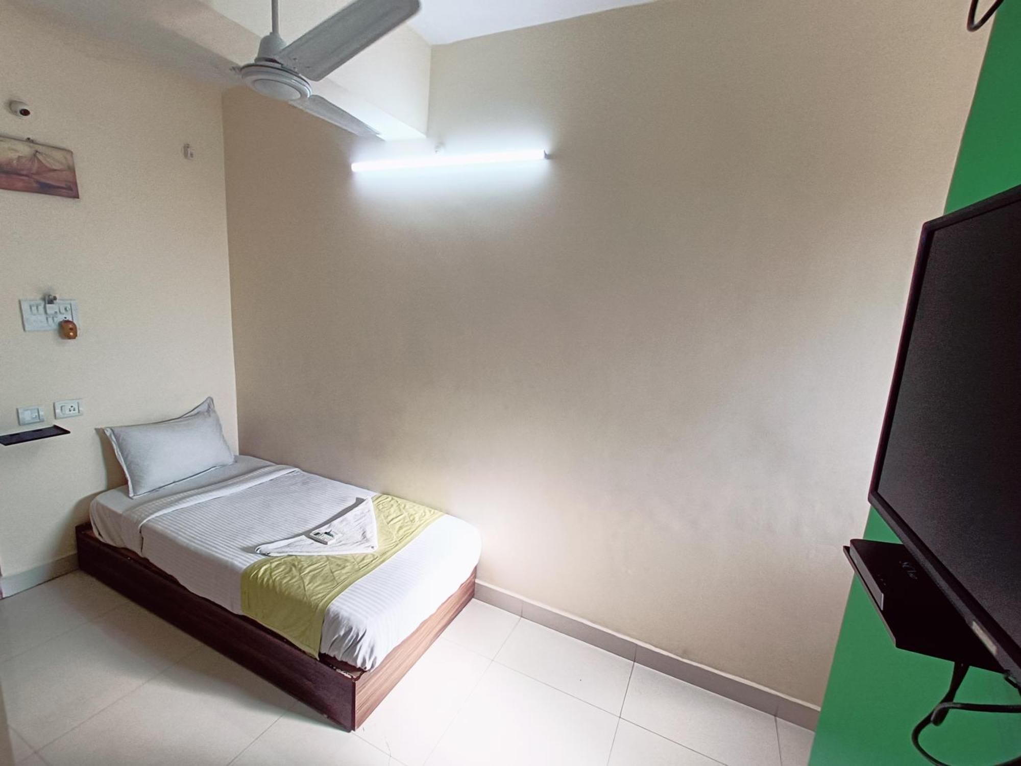 Green Tree Hotel-Near Vfs Global And Ramee Mall Chennai Luaran gambar