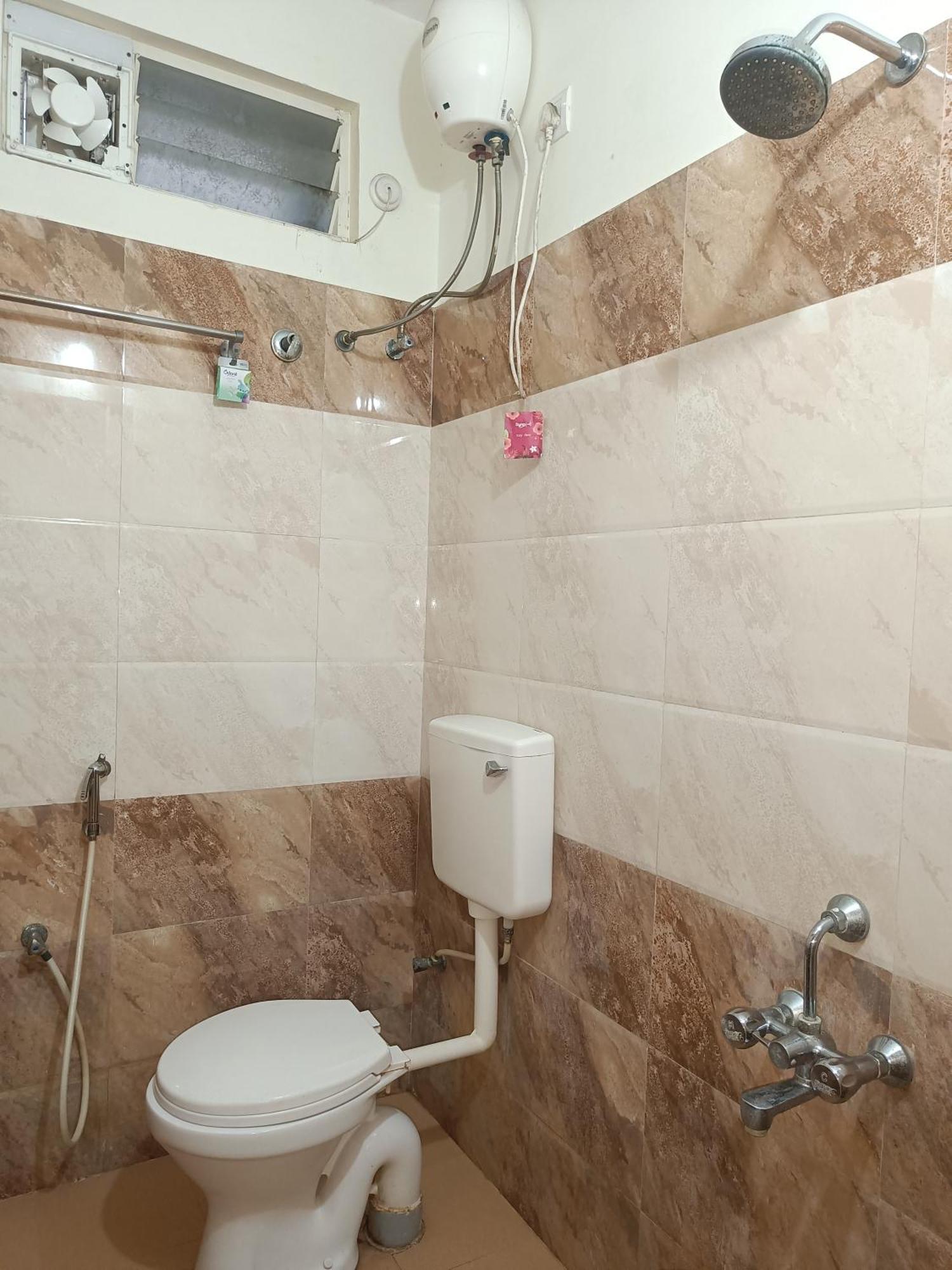 Green Tree Hotel-Near Vfs Global And Ramee Mall Chennai Luaran gambar