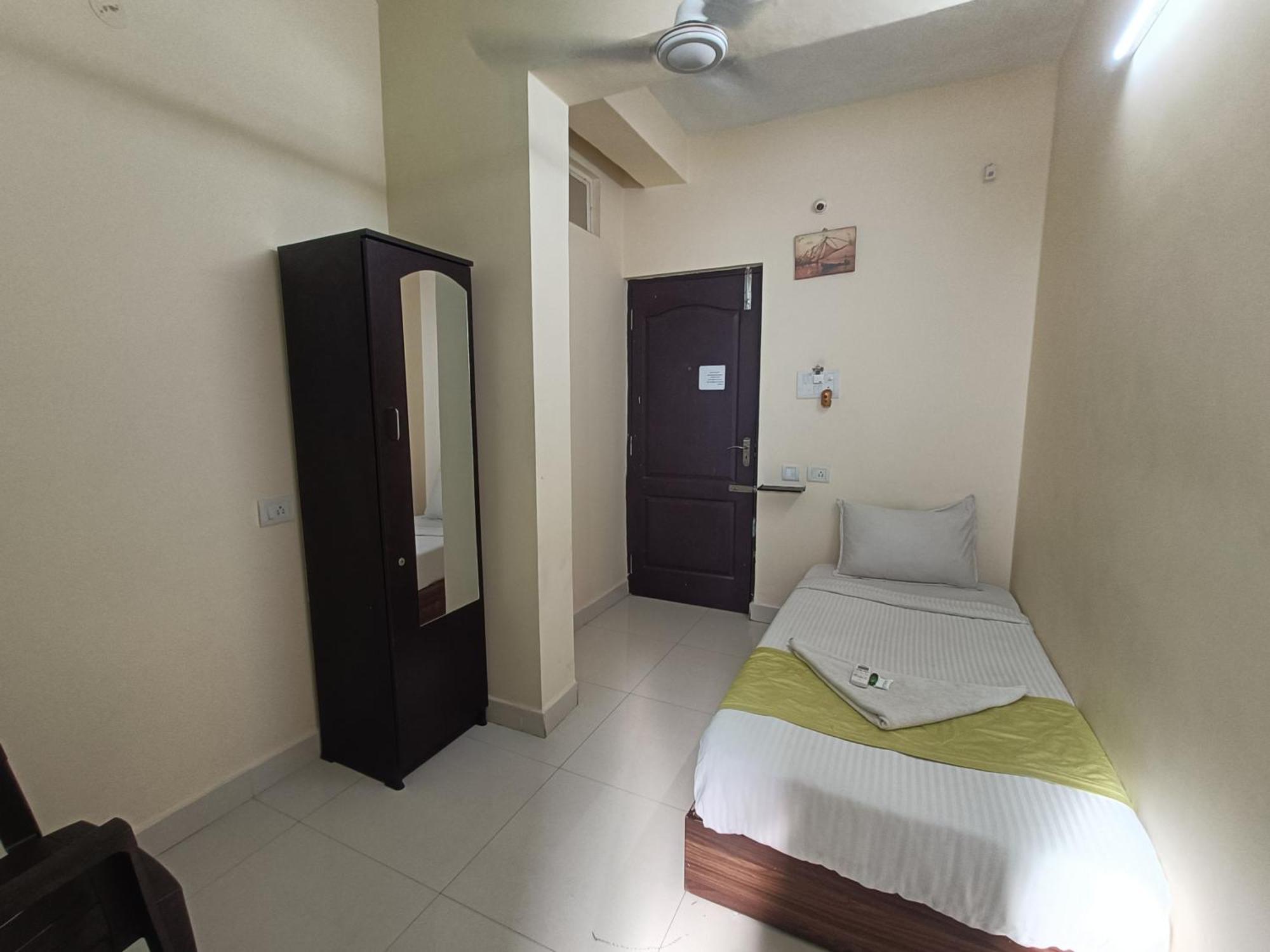 Green Tree Hotel-Near Vfs Global And Ramee Mall Chennai Luaran gambar